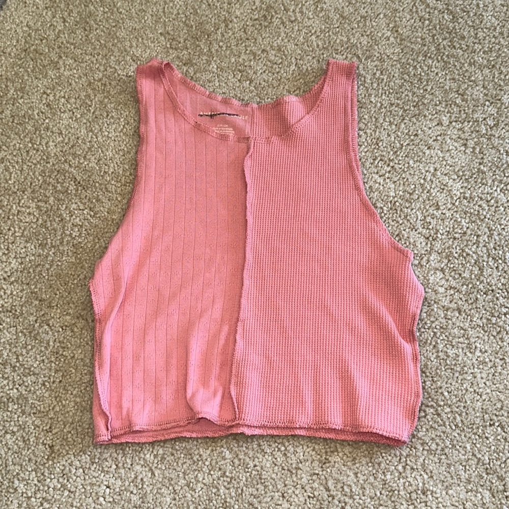 american eagle coral tanktop cropped